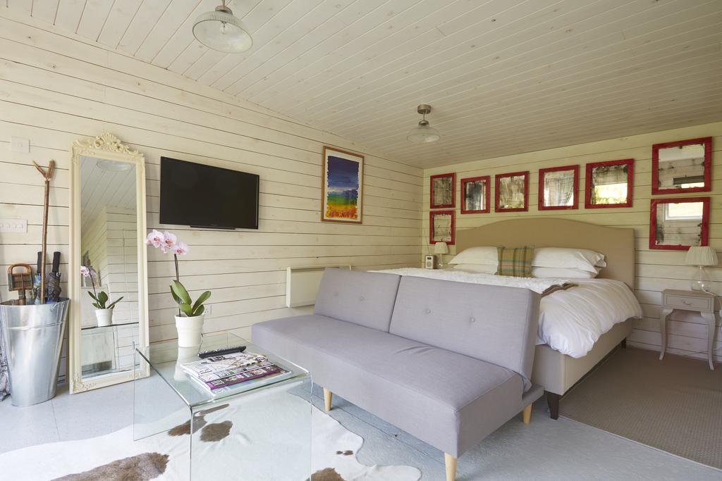 Отель The Wheatsheaf Combe Hay Wellow  Экстерьер фото